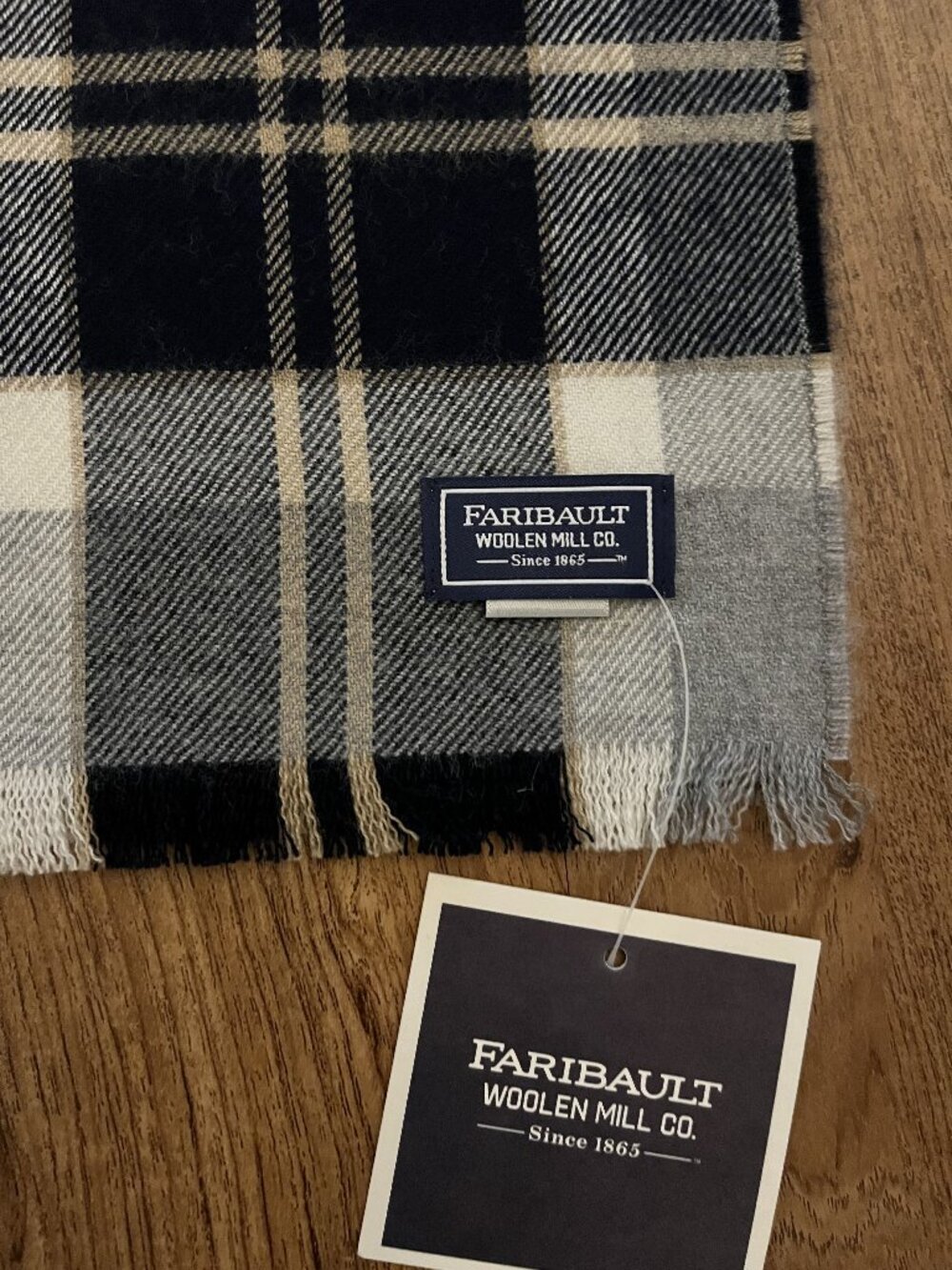 Faribault Woolen Mill Bannockbane Plaid Merino Wool Navy Blue Tan Scarf Shawl